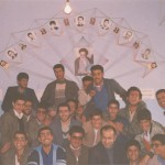 نشسته از راست: اسداله میرشفیعی، حمید رضا صادقی(استاد دانشگاه تربیت مدرس)، آقای براتی، ابوطالب عزیزی(مدیر گروه آمار کشاورزی مرکز آمار)، علی اصغر میرشفیعی، مرتضی میر احسنی- ردیف بالا: سعید عصاری، شاهکرم، ؟، مجید شکیبا، بهشتی، شهید کفایتی ،  حسنی، جلالی