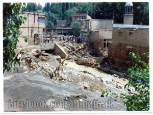 خوانسار بعد از سیل مرداد66: فلکه اصلی و مسجد آقا اسد الله - عکس از آقای عزت الله شفیعی منتشر شده توسط آقای حاجی زکی
