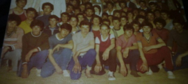 جمعی از جوانان ورزشکار خوانسار سال 1357